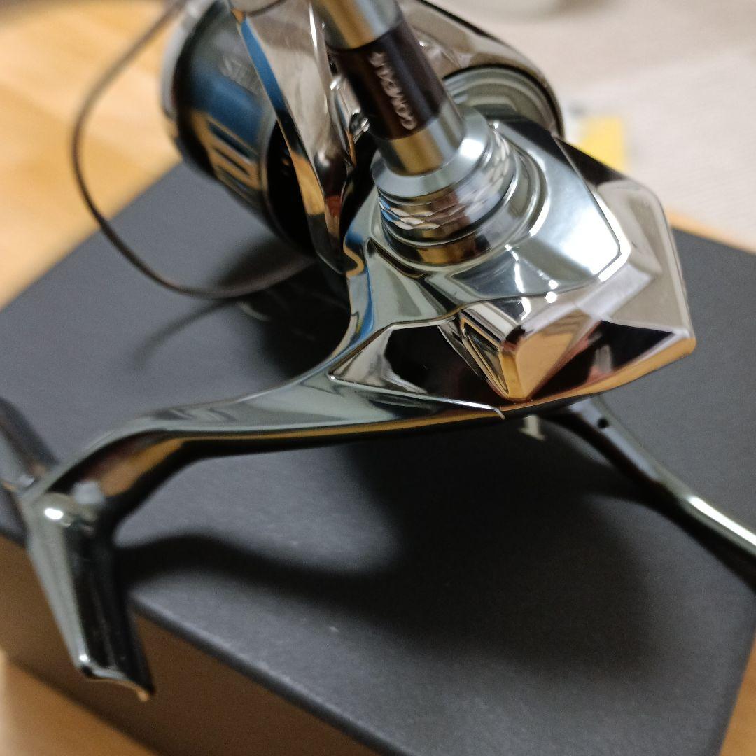 シマノ 22ステラ 数回使用 C2000SHG ハンドルノブ、リールスタンド付き