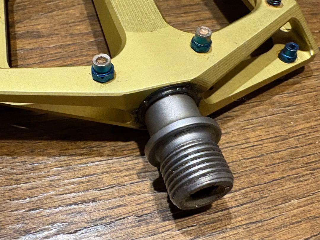 DMRBIKES VAULTペダル