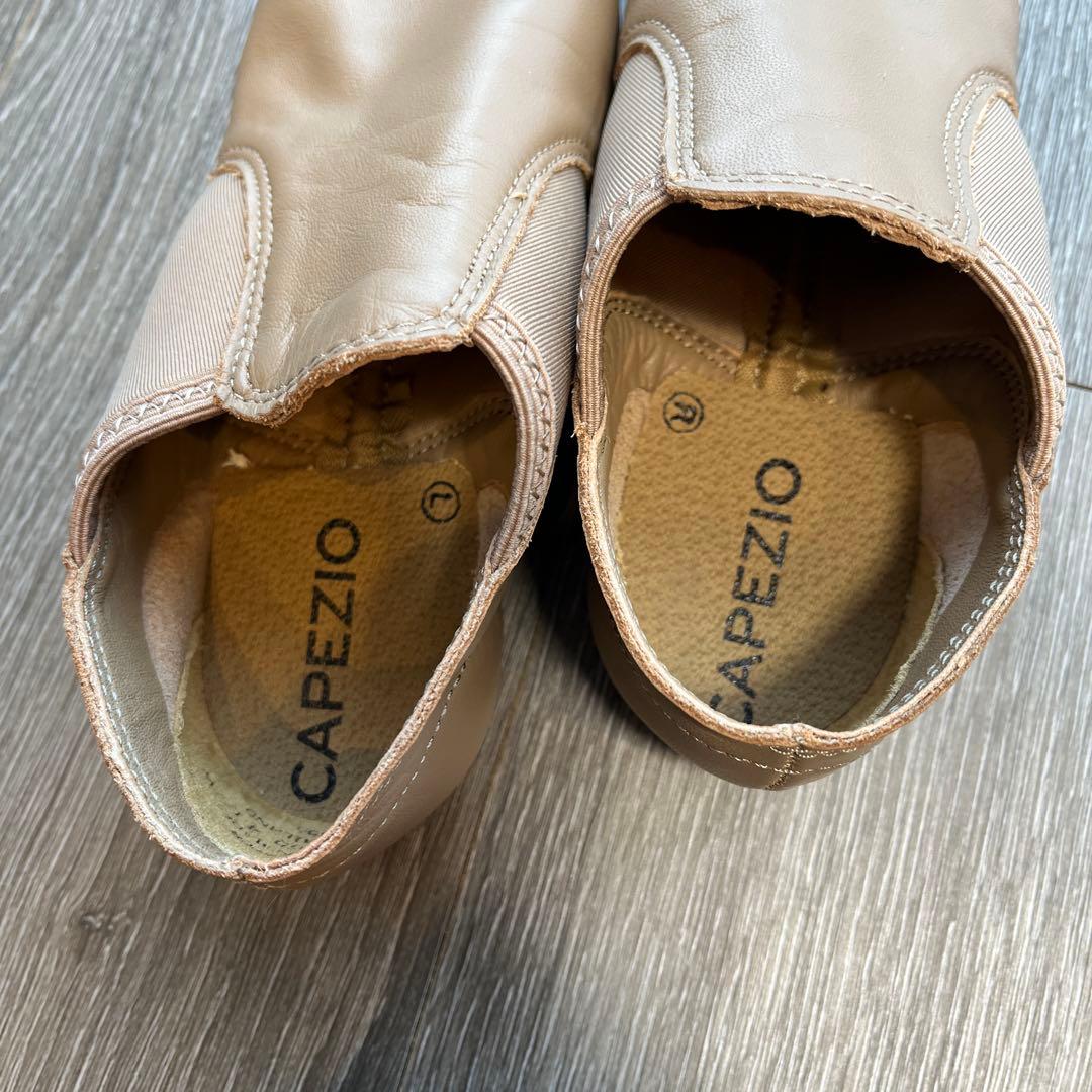 Capezio ベージュ スリッポンシューズ