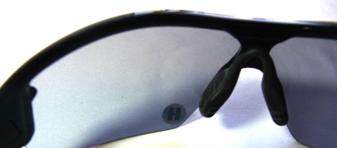 Oakley スポーツ用サングラス 黒　ハードケース付き　未使用