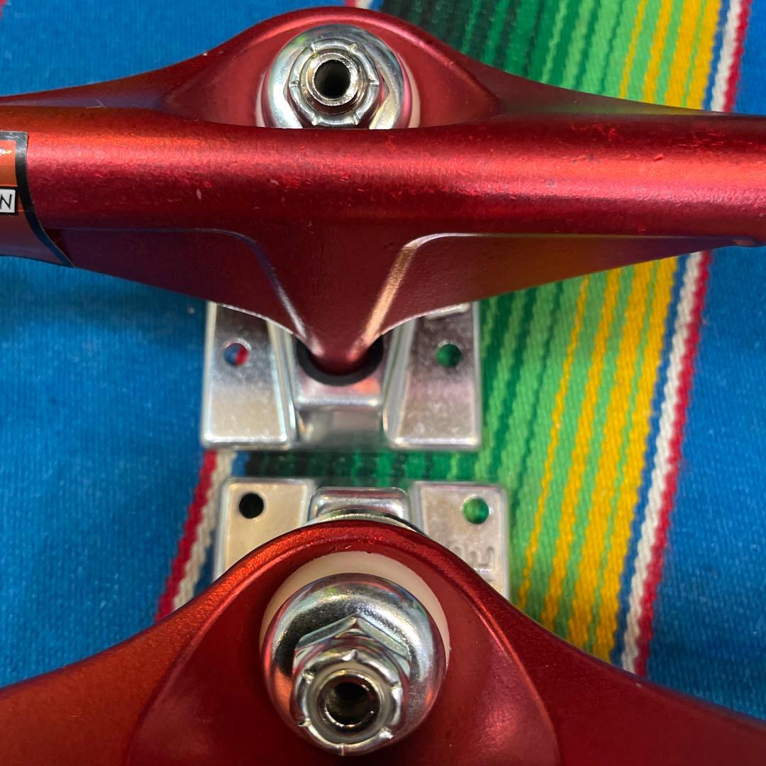 V-Hollow レッド スケートボード トラックベンチャー　トラック5.2HI