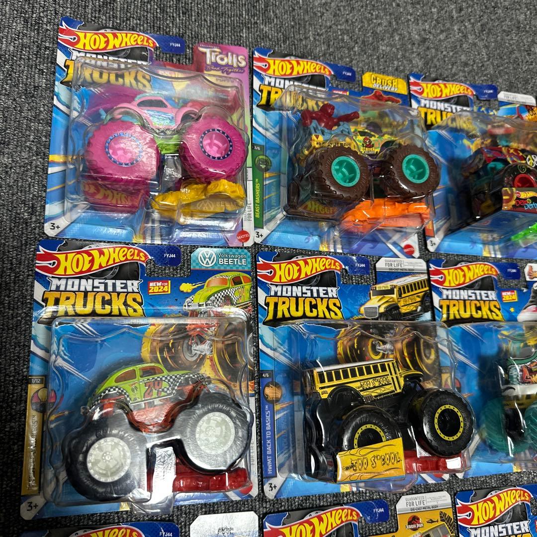 ホットウィール　モンスター　トラック　２４台　セット