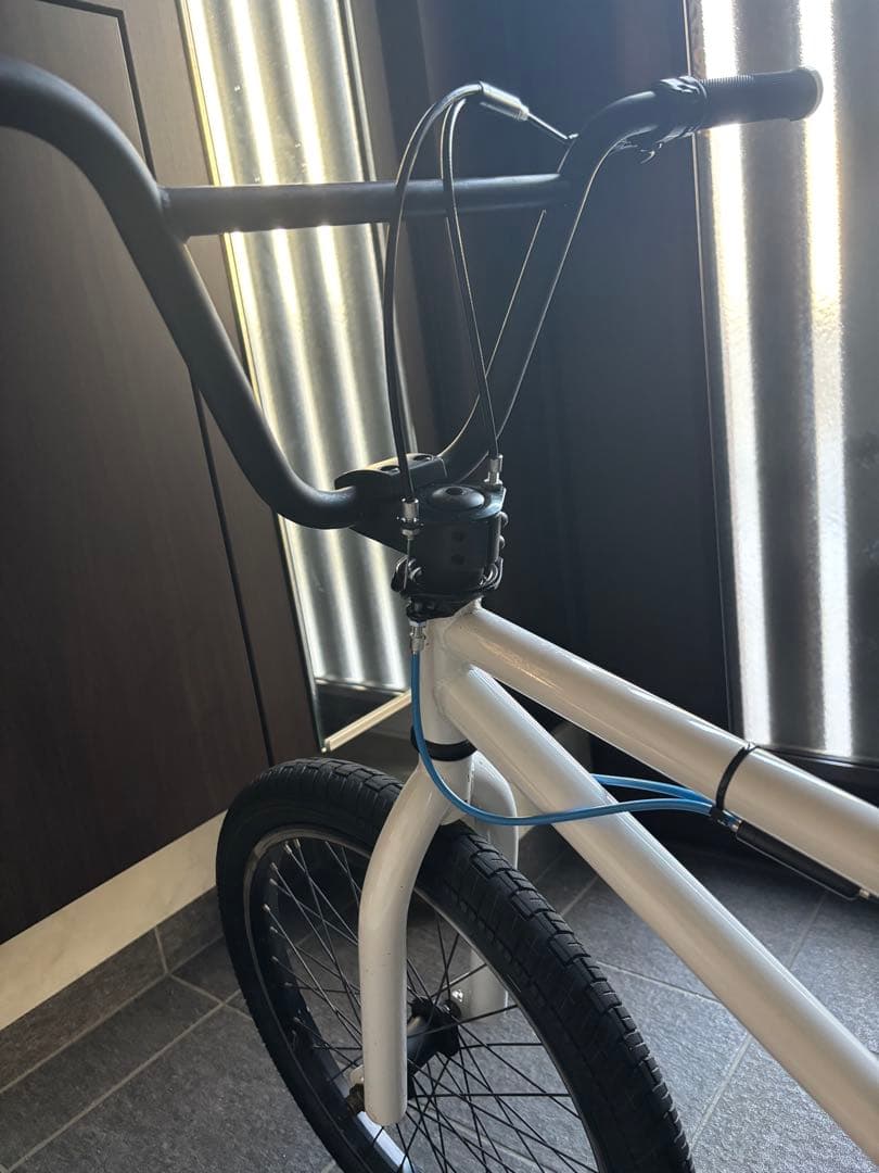 ホワイト BMX 20インチ シングルスピード　自転車