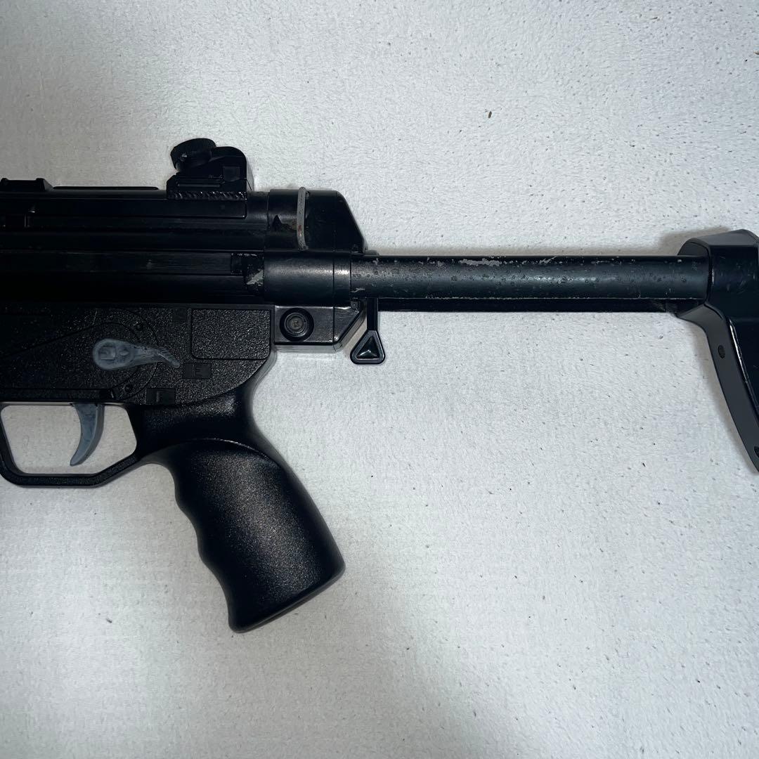 日本製 SIIS SR106 ショットガン・H&K MP5A3エアコッキングガン