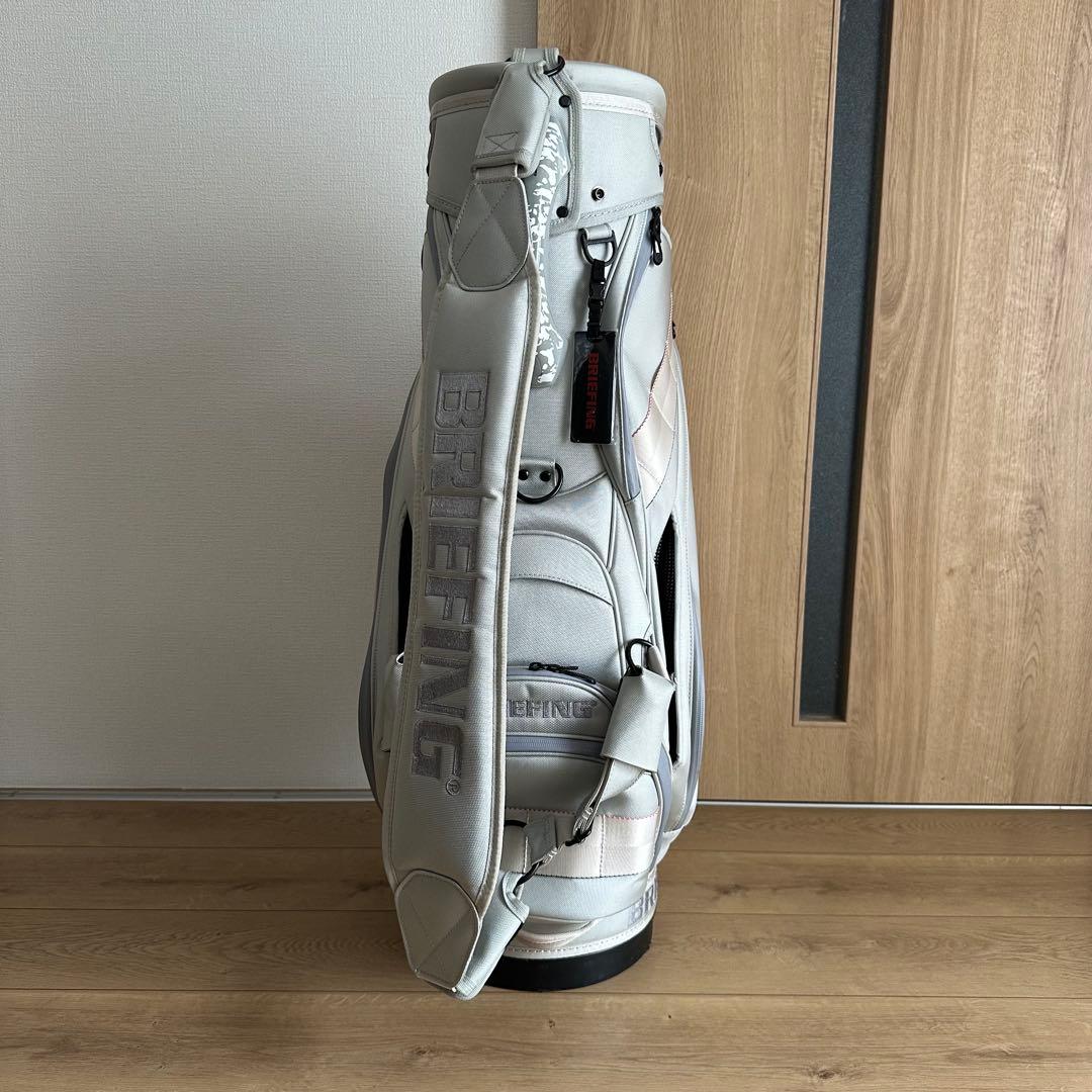 美品 BRIEFING CR-3 キャディバッグ シルバー ブリーフィング