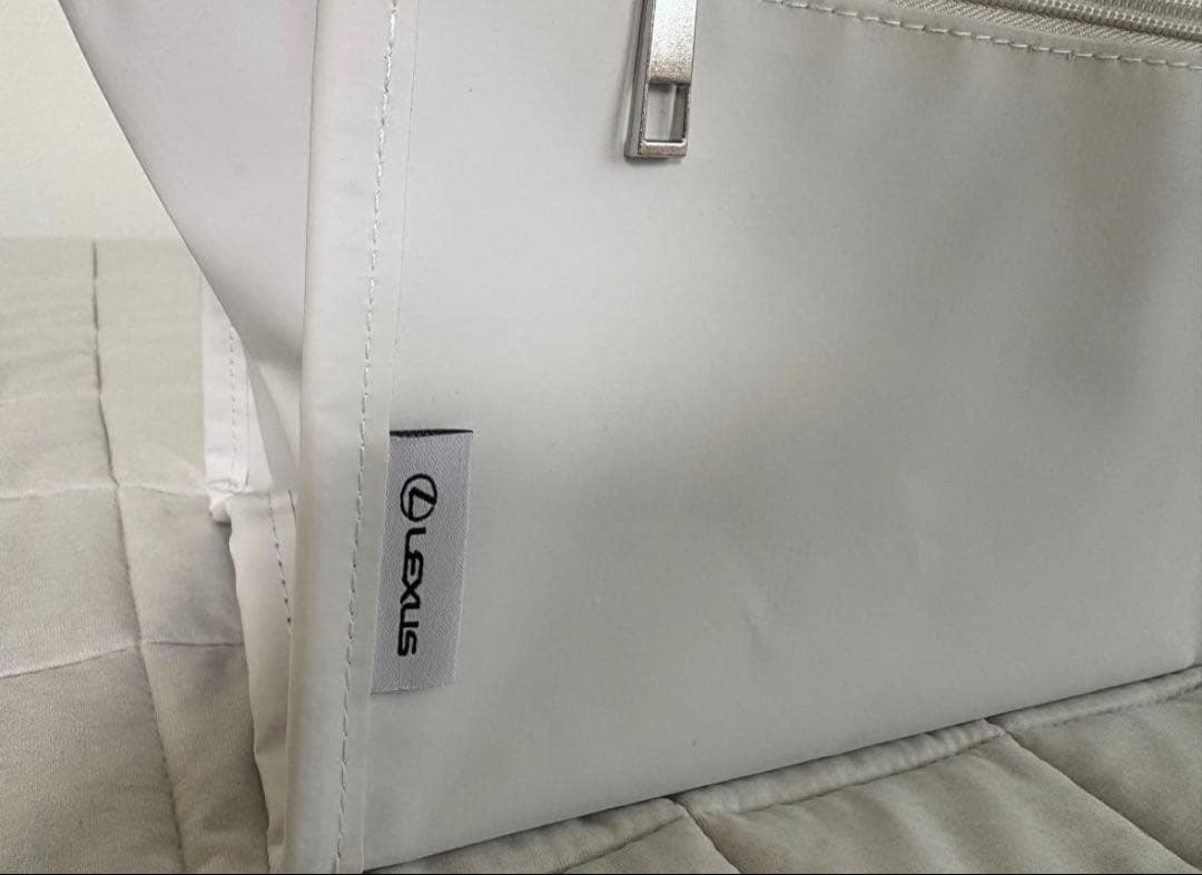 レクサス ラウンドバッグ、ゴルフボールポーチ、ゴルフマーカーセット（LBX）３点