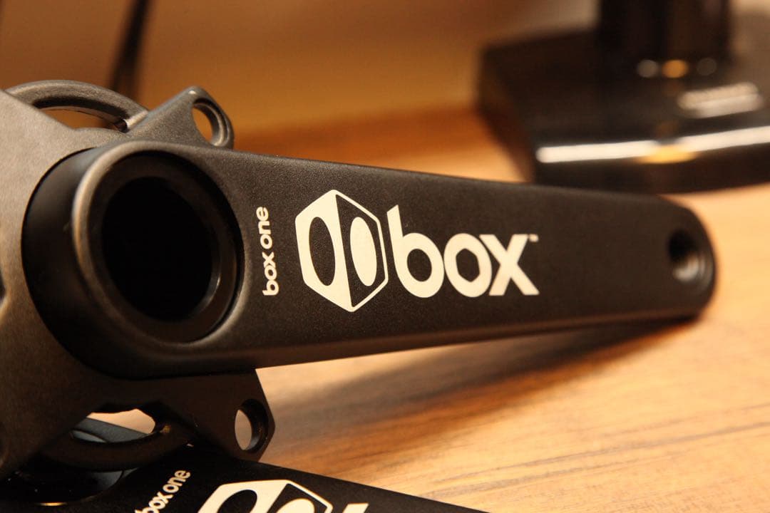 Box Vector M35 クランク 35mm 車軸 X 180mm ブラック