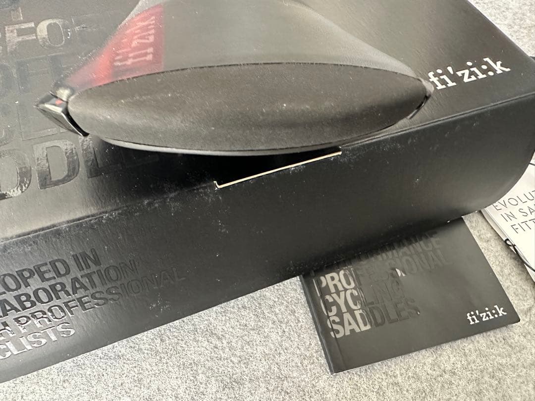 fizik ALIANTE フィジーク　アリアンテ R1 カーボン　サドル