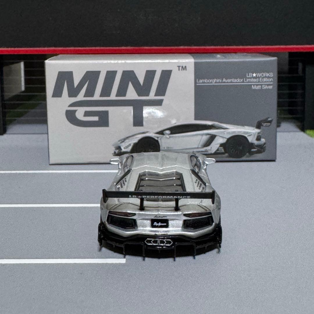 minigt lbwk アヴェンタドール　マットシルバー