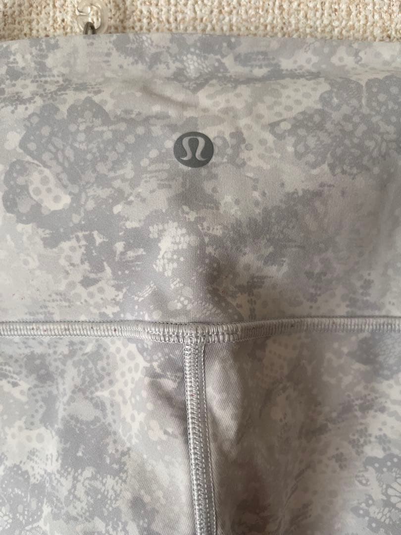 Lululemon ヨガパンツ 花柄6