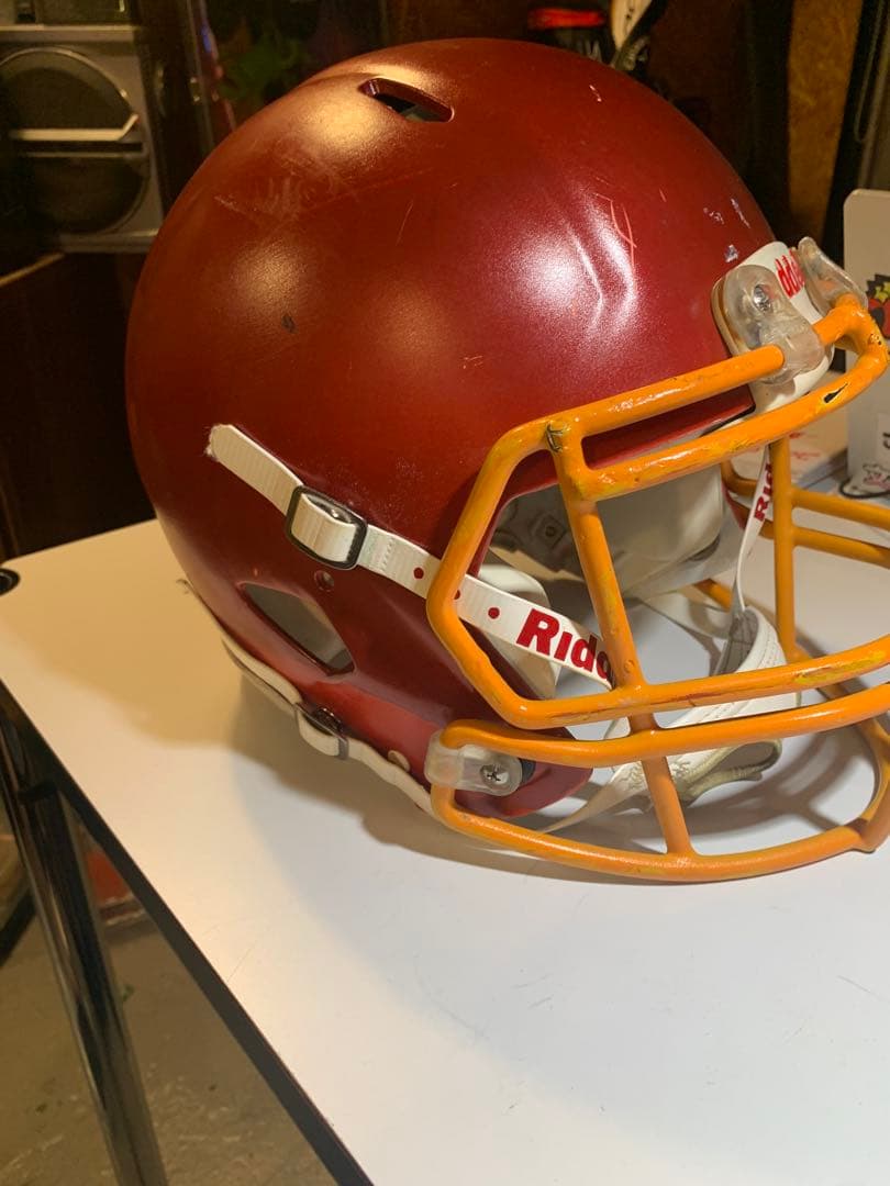 riddell ヘルメット　アメリカンフットボール　Mサイズ