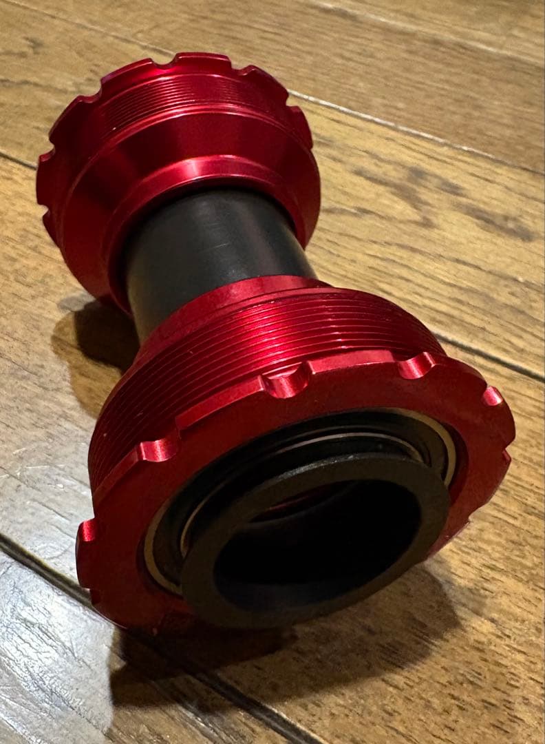CHRIS KING Thread Fit T47 24iボトムブラケット