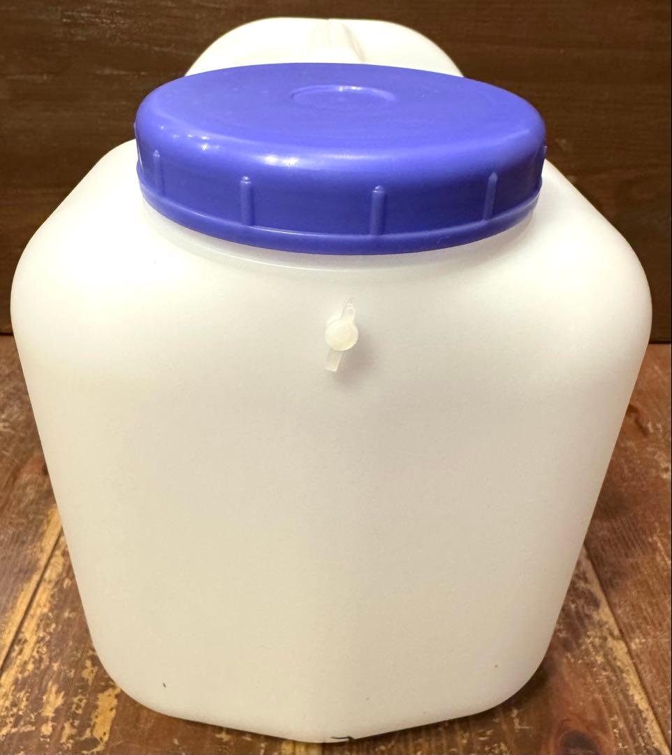 新品未使用EXTRAマルチタンクカバー10L用10Lノズル式ポリタンク付