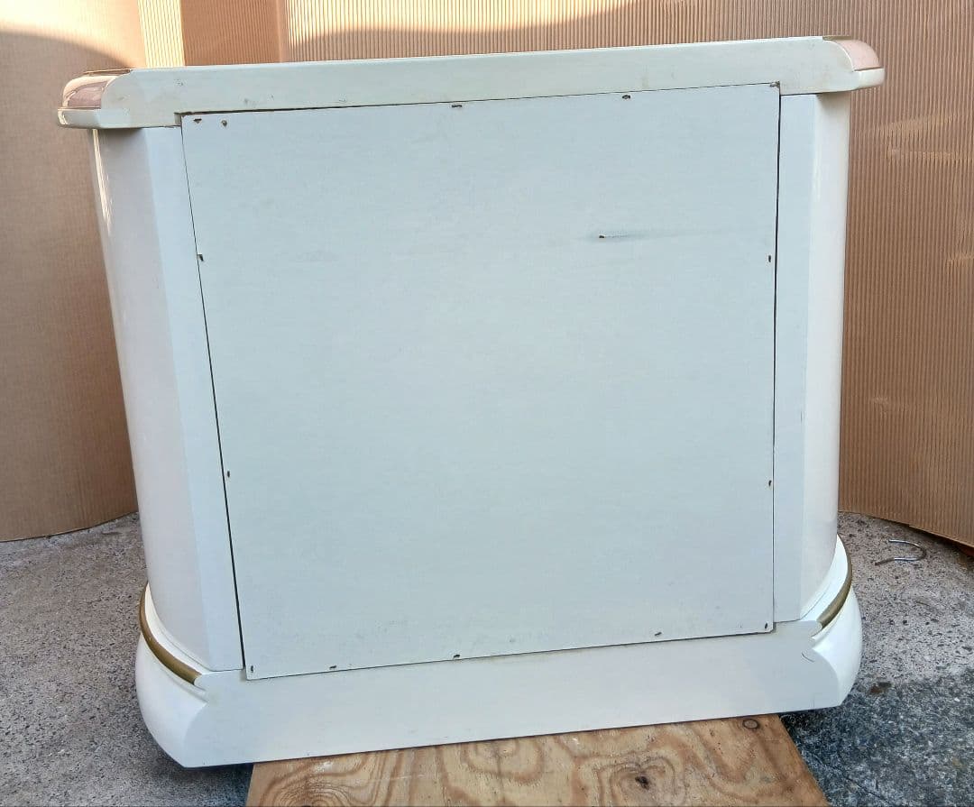 お値下げ！和歌山市引取り限定イタリア製サイドチェスト 3ドロワー ナイトチェスト