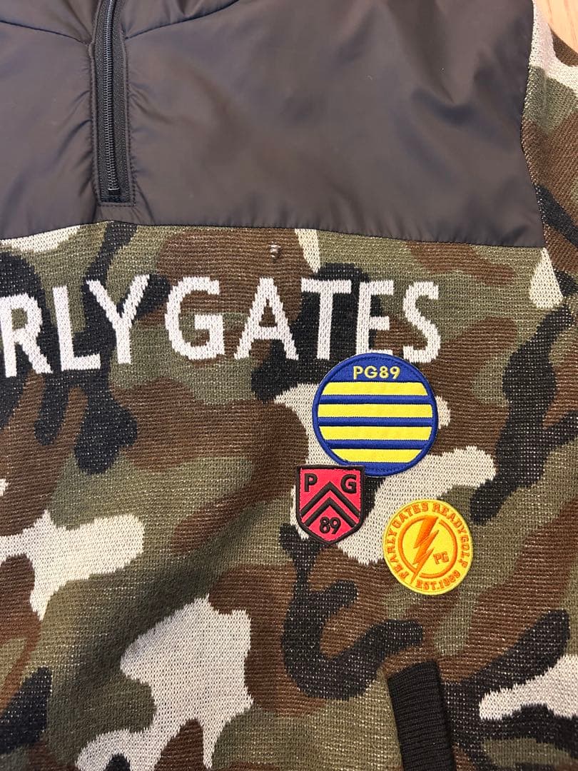 PEARLY GATES 迷彩柄 フード付きパーカー　サイズ4