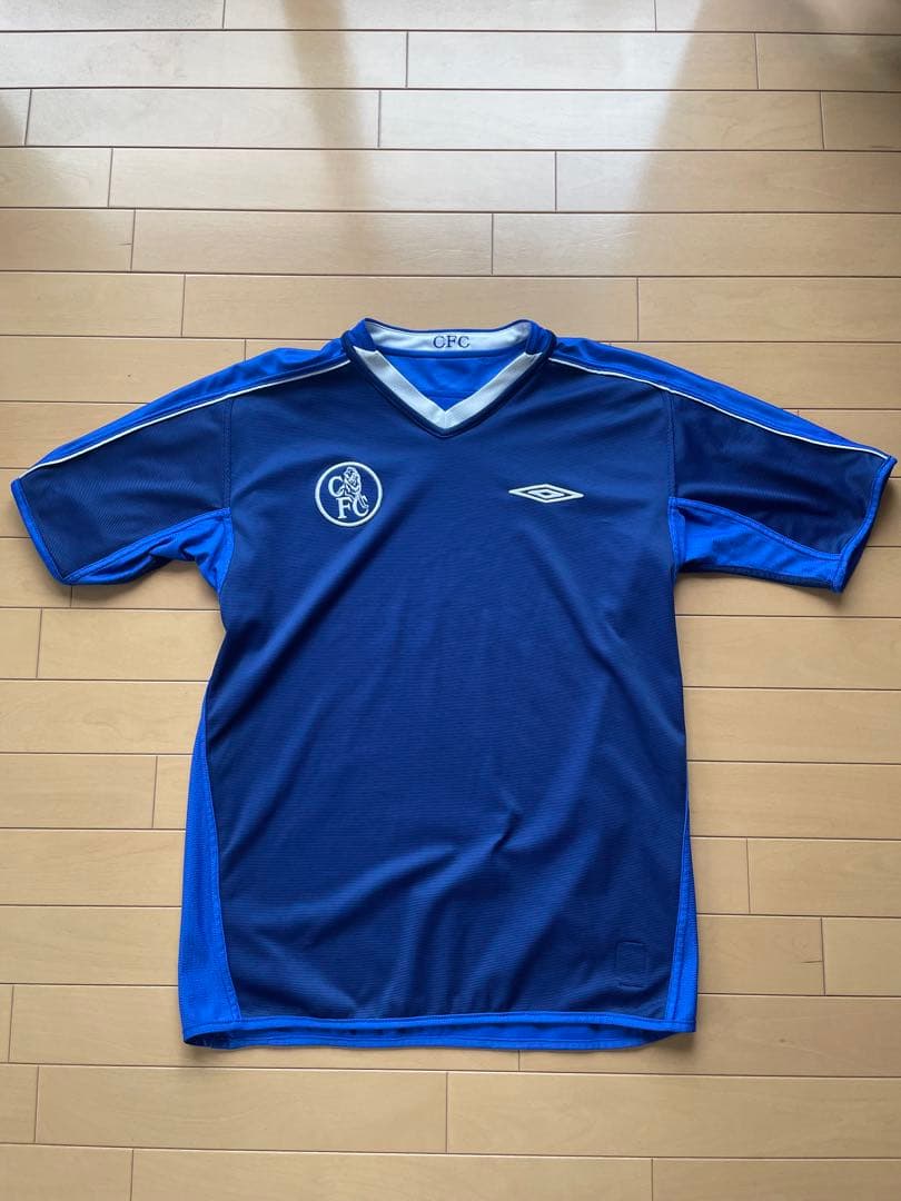 アンブロ製 UMBRO チェルシー サッカーゲームシャツ　Mサイズ　リバーシブル
