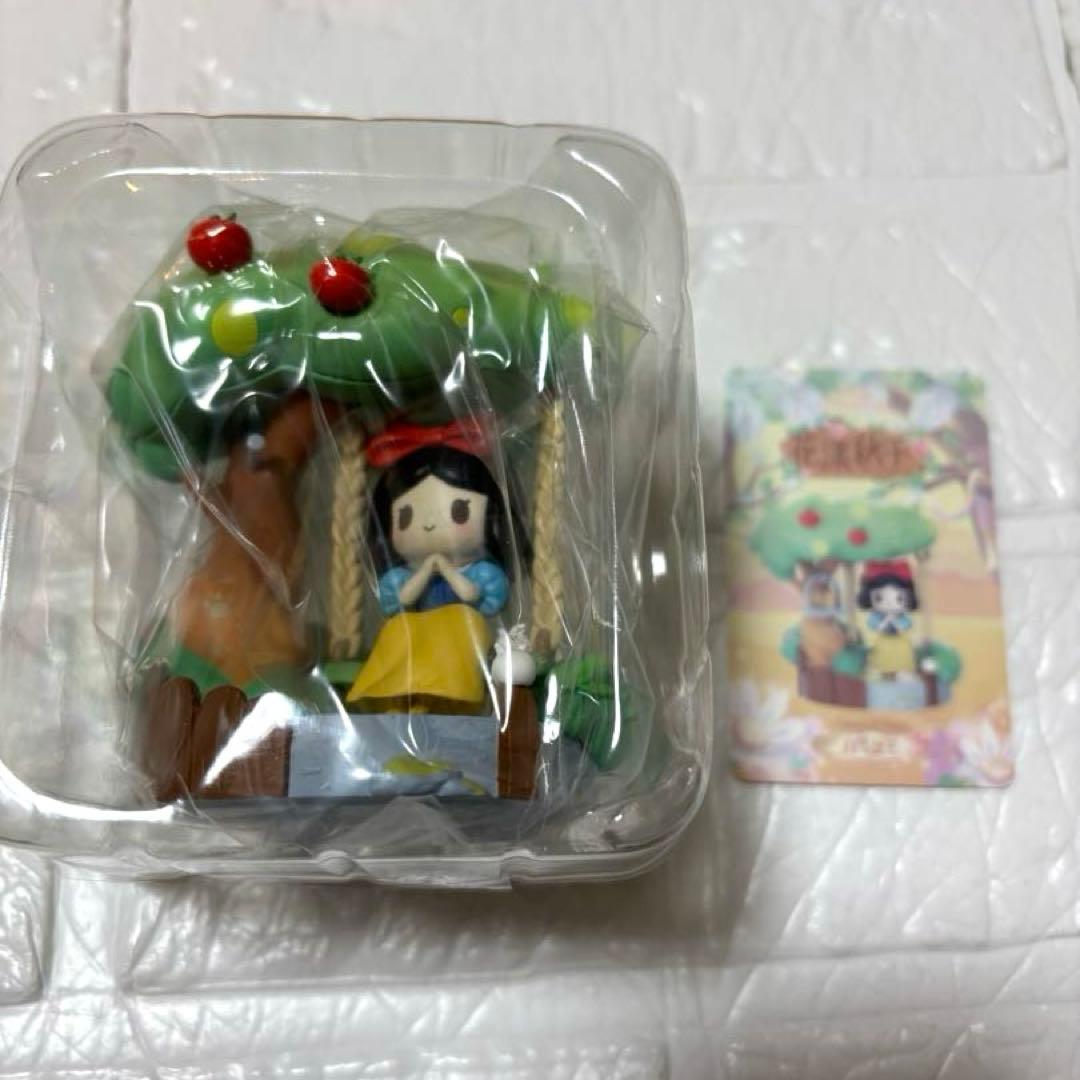 新品未使用52TOYSディズニープリンセス花漾秋千　白雪姫　シンデレラ　アリエル