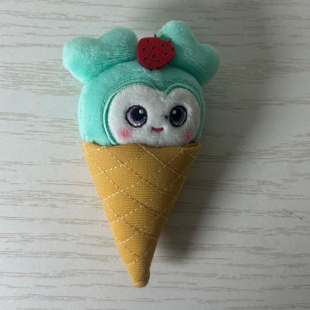 TWICE LOVELYS アイスぬいぐるみバッジ ミブリー ミナ