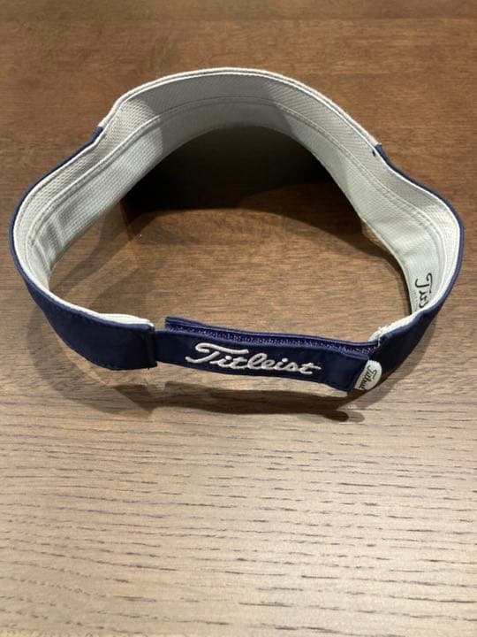 【美品】タイトリストバイザー