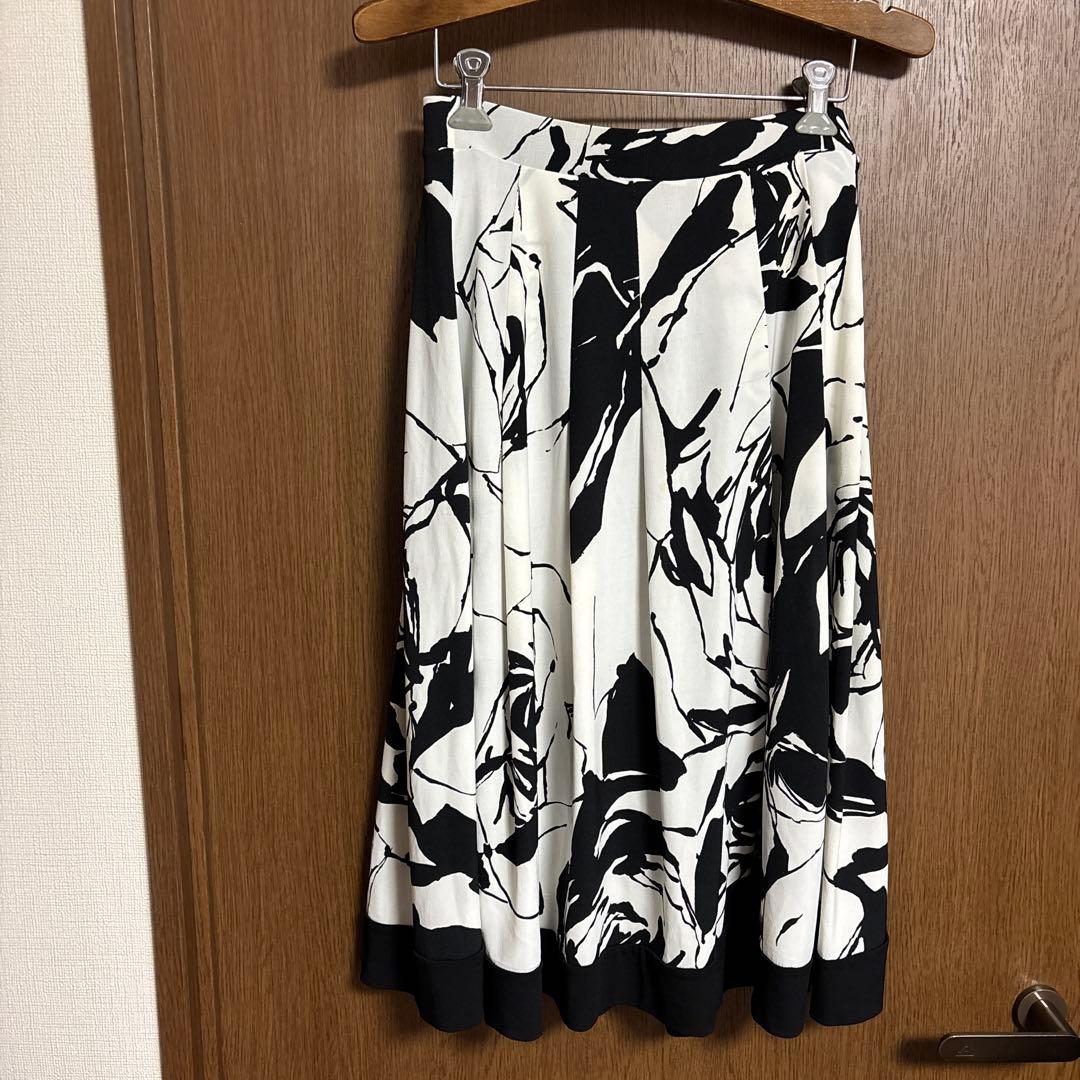 花柄セットアップ 白黒 ミディ丈