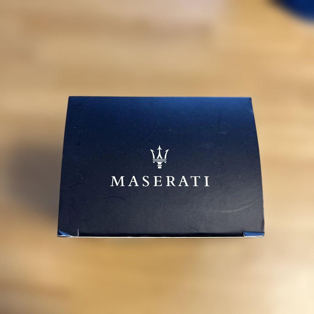 ミニカー Maserati Ghibli 1:43 Bianco Alpino