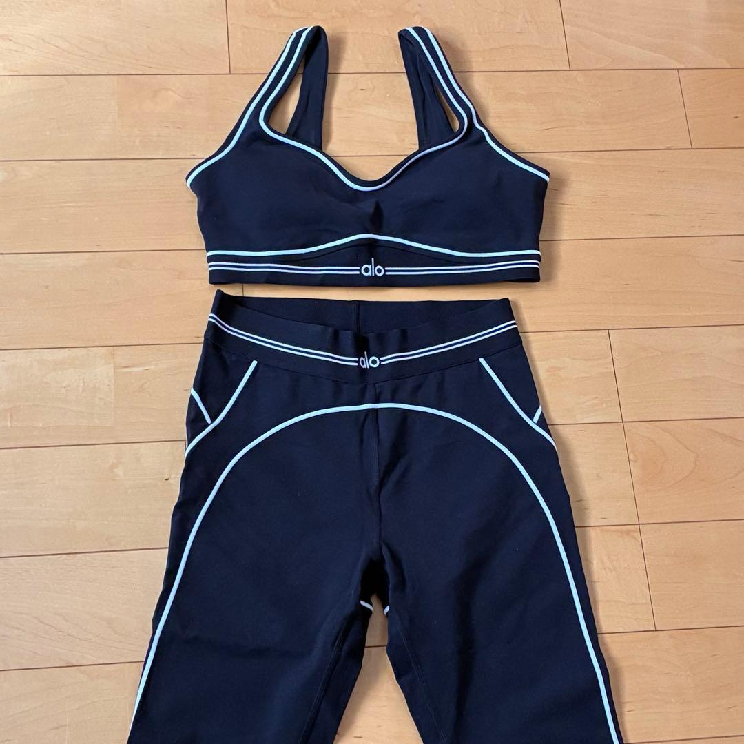 alo airbrush heart throb ブラ & レギンス 黒×白