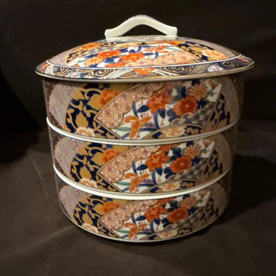 有田焼 若山 錦更紗 三段重 重箱 蓋付き重ね鉢 熨斗目 金彩 陶器　ひな祭り