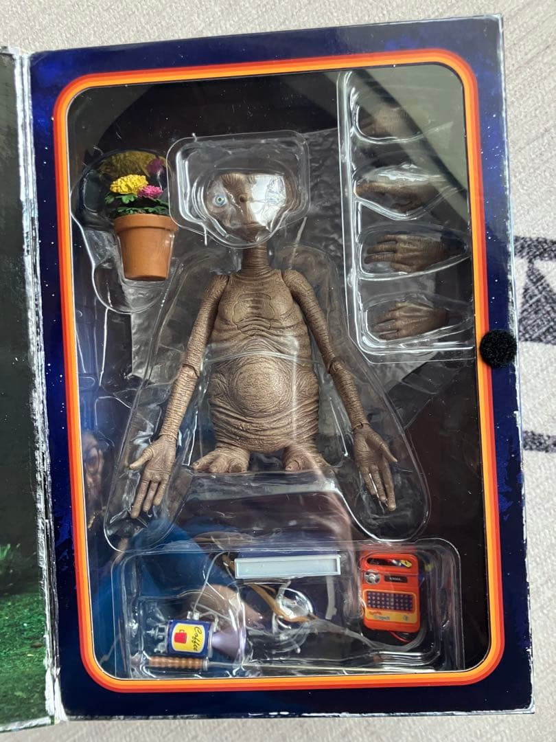 レア　ネカ　海外購入　DELUXE ULTIMATE E.T. フィギュア