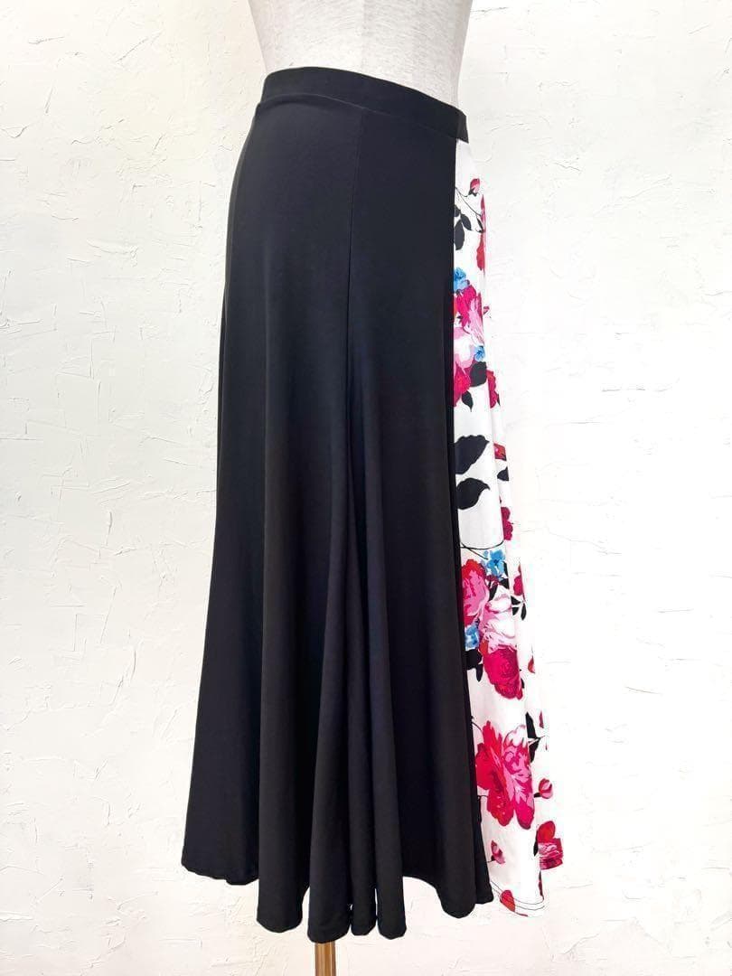 【アクセント】新品　切替えピンク花柄ロングスカート　黒　b903A