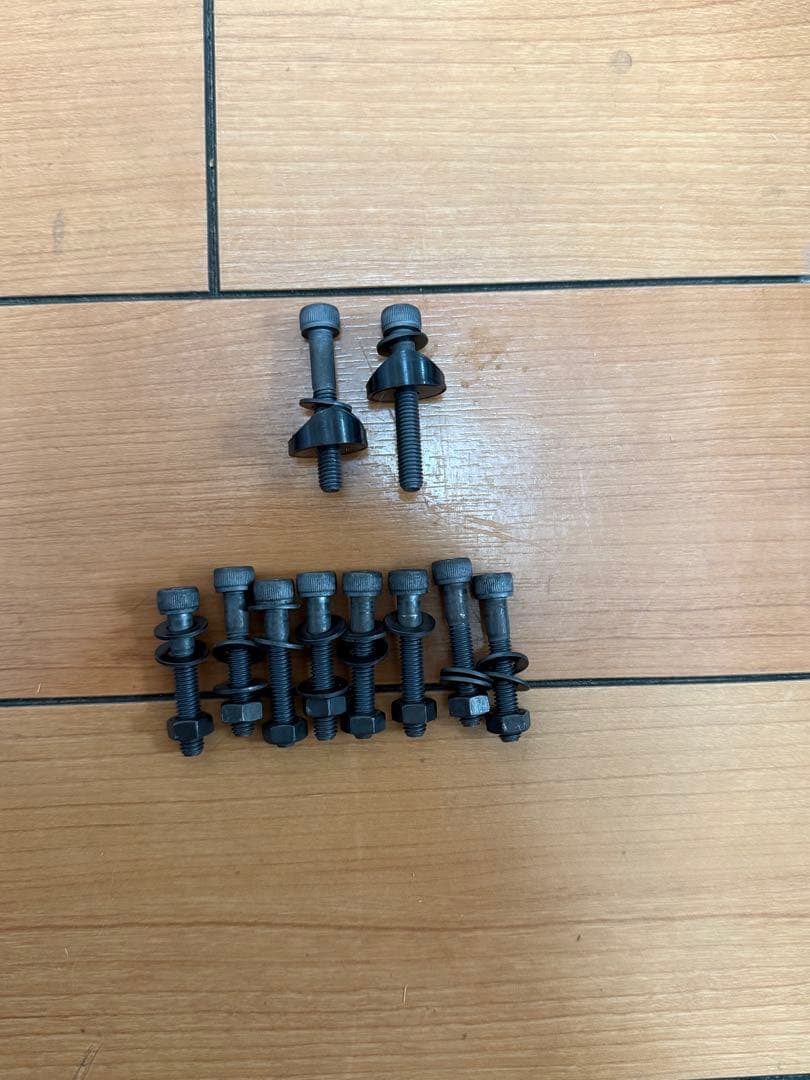 サイクルロッカー 自立型縦置きスタンド｜BLACK CS-650