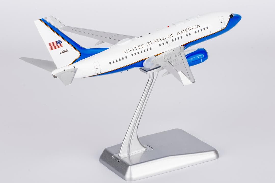 アメリカ空軍 C-40B 01-0015 1/200