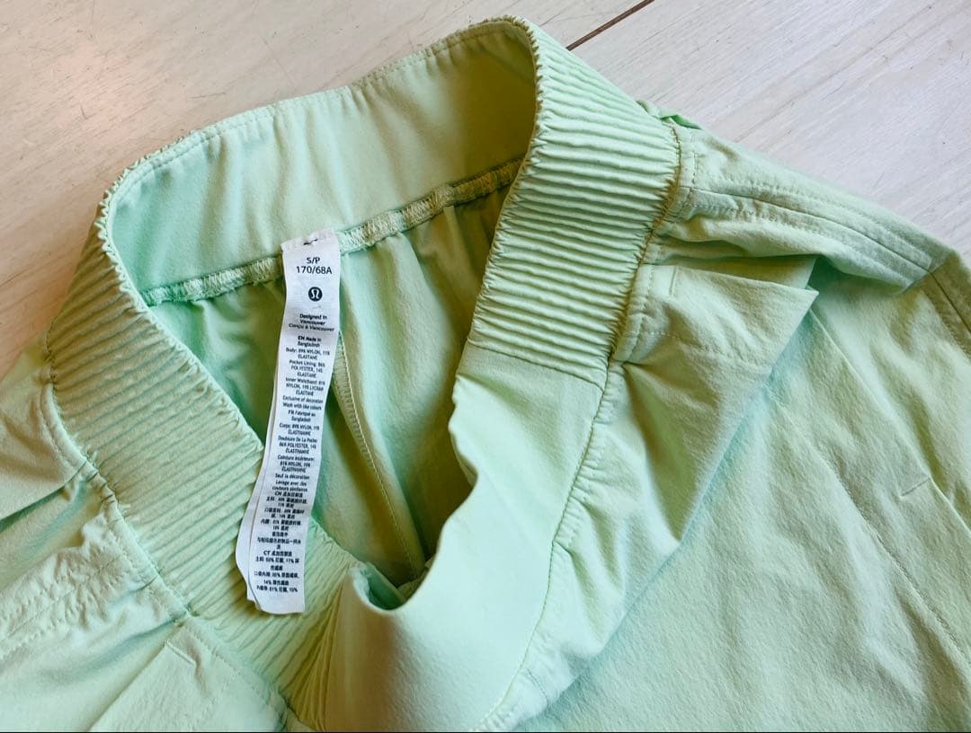 新品同様品＊lululemonルルレモン＊ショートパンツ