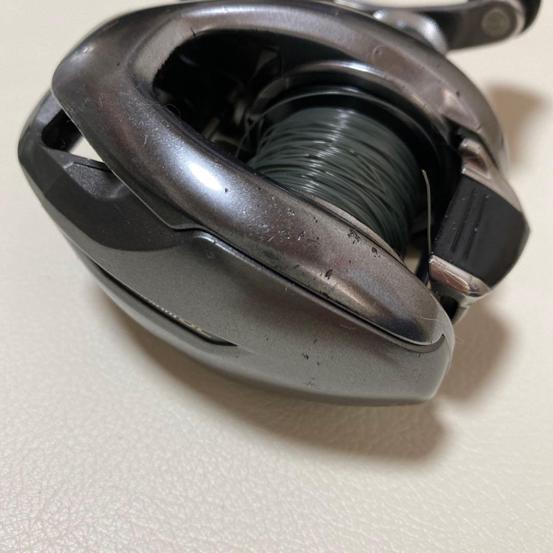 シマノ　15メタニウムDC70HGベイトリール シルバー ダブルハンドル