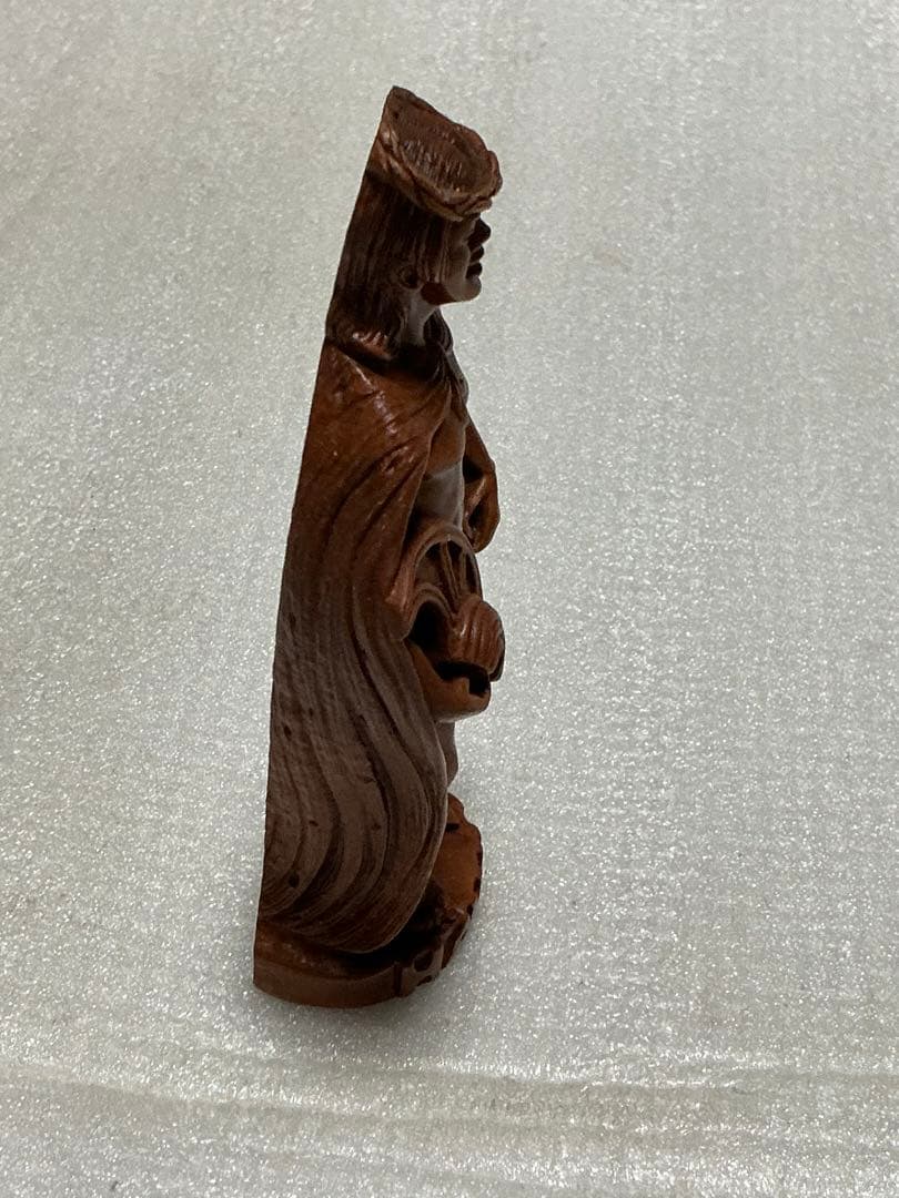 カメハメハ大王木彫り像【高さ／14.5cm。ハワイのお土産品】。