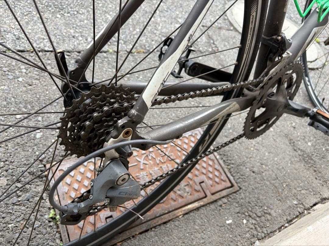 グレー ロードバイク Shimano 105