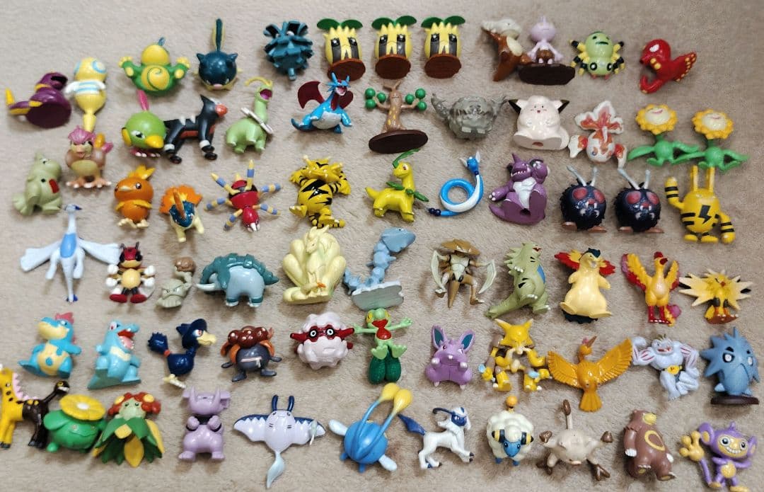 ポケモンフィギア 約25年前に集め出したもの達。ほぼTOMY刻印