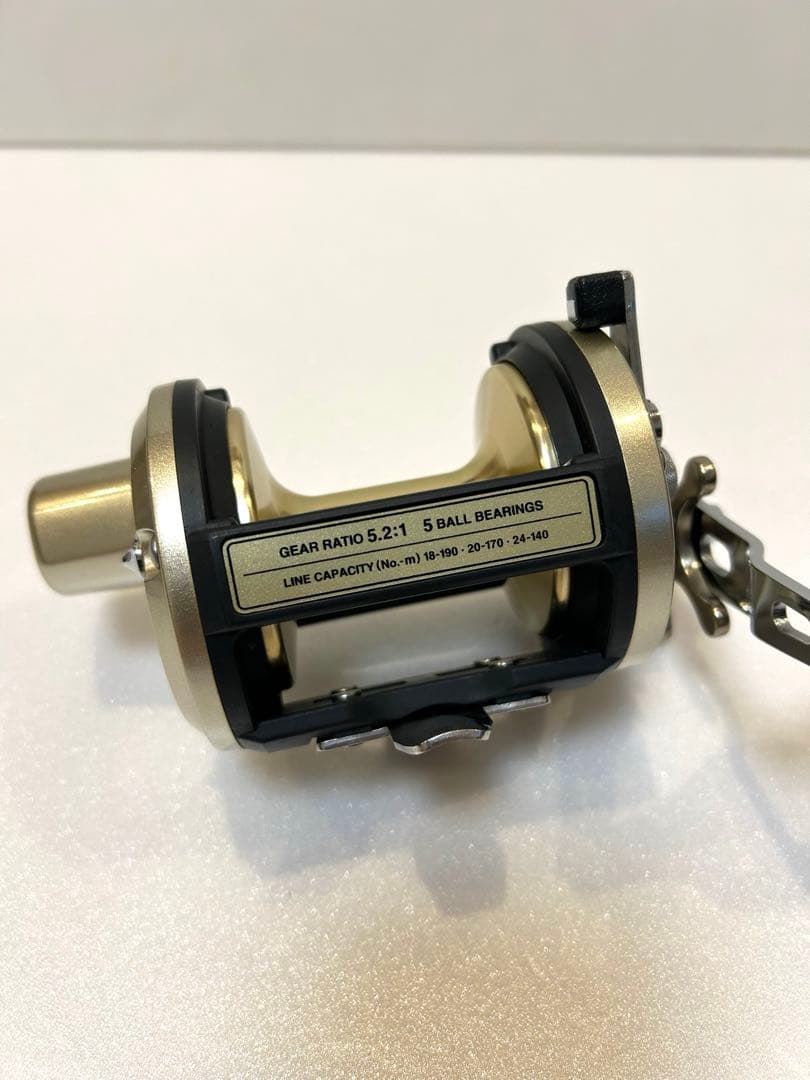 SHIMANO 海魂EV 4000T 両軸リール 専用袋付き