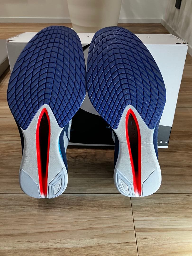 【走行距離2kmのみ】Nike ZoomX Vaporfly NEXT% 4