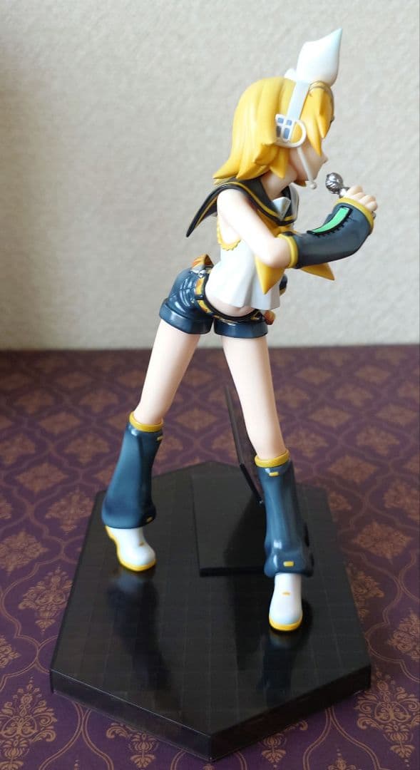 鏡音リン 1/8スケールフィギュア グッドスマイルカンパニー