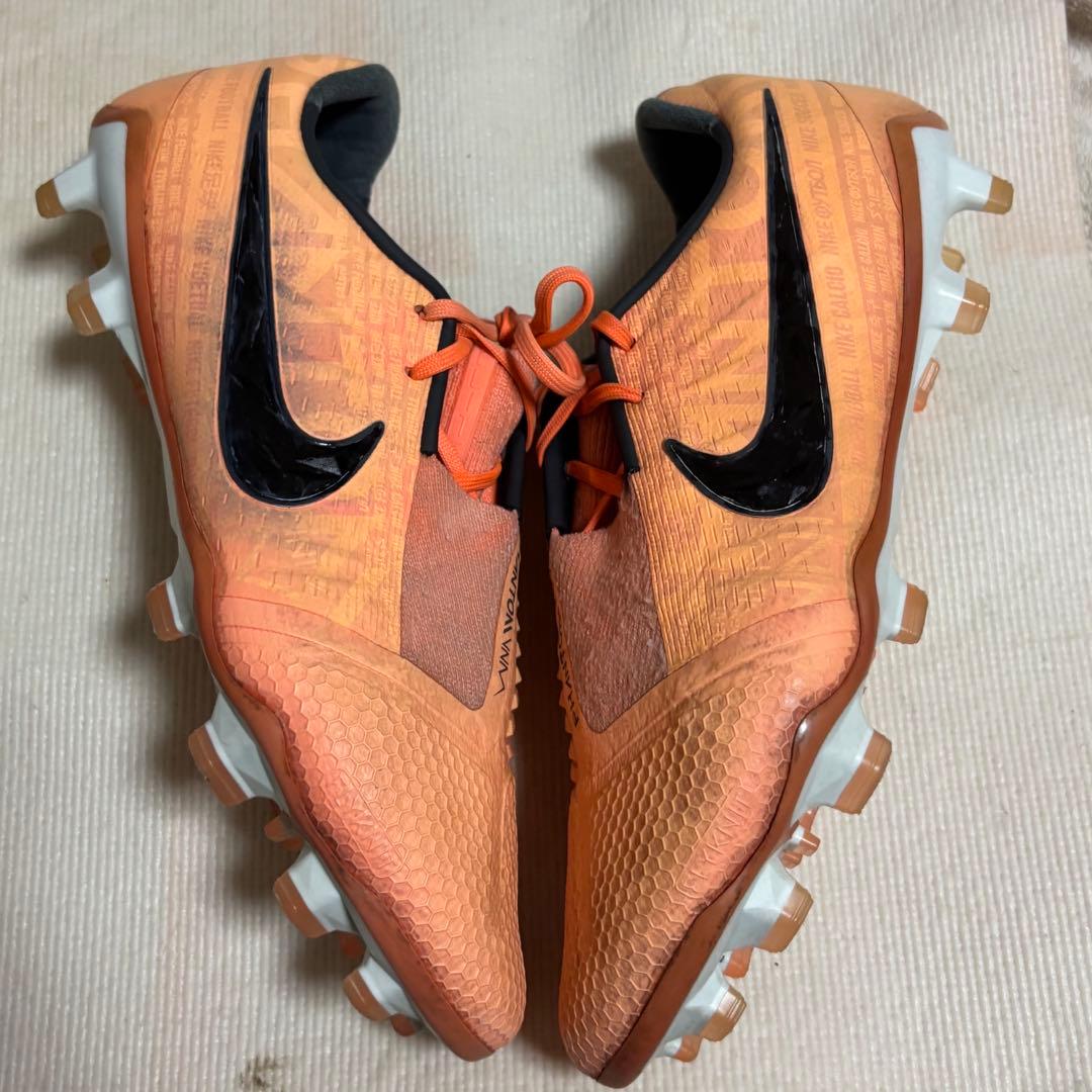 ナイキ　サッカースパイク ファントムベノム　fg オレンジ