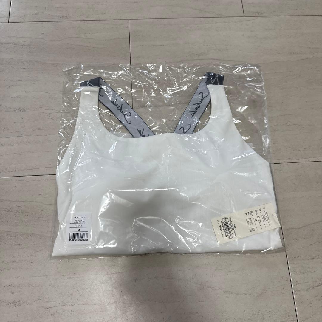 新品⭐︎Sukala 取り外し可能パッド付きタンクトップ　white Mサイズ