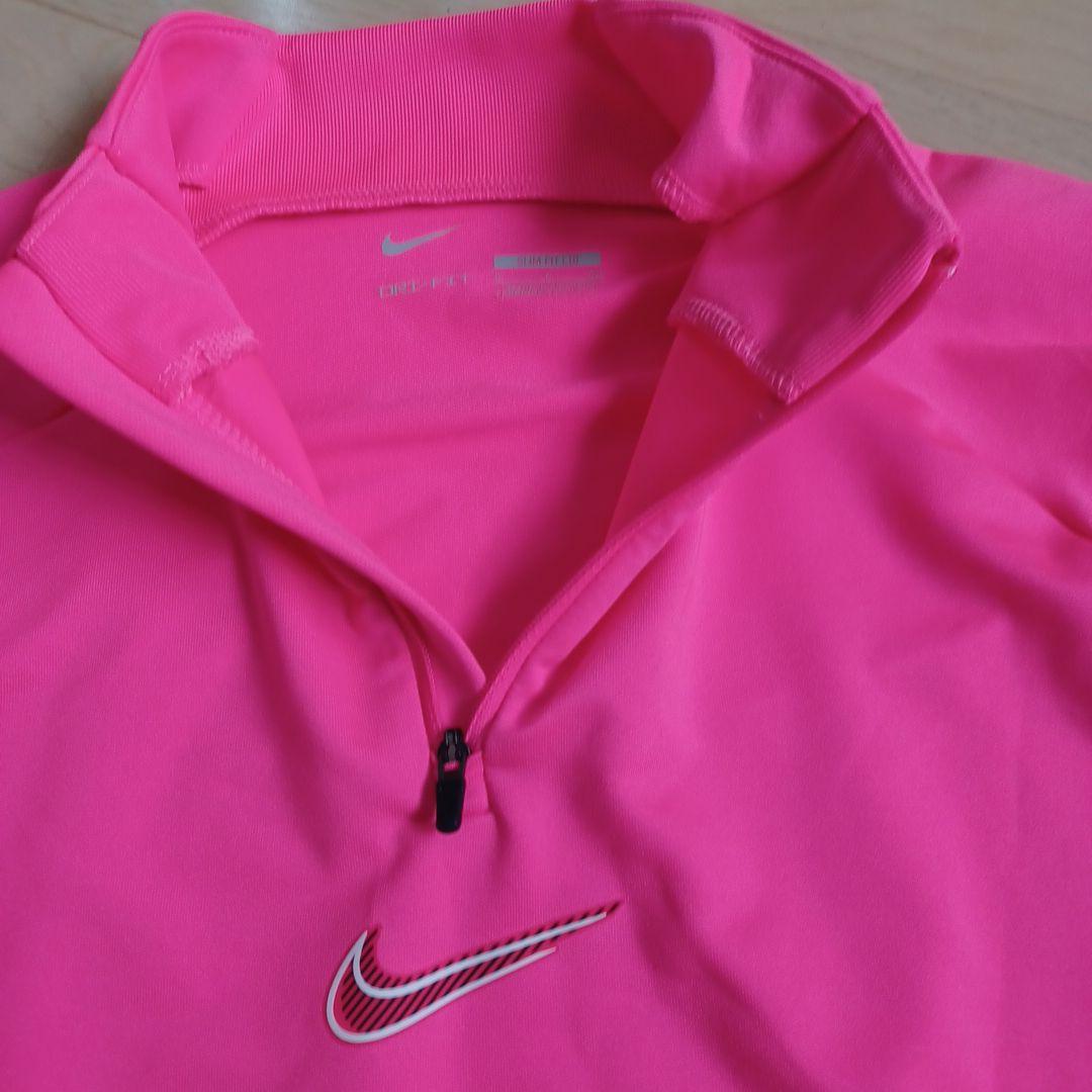 NIKE　ロングTシャツ