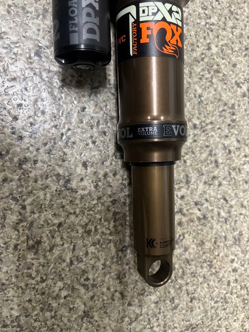 FOX FLOAT DPX2 リアサスペンション