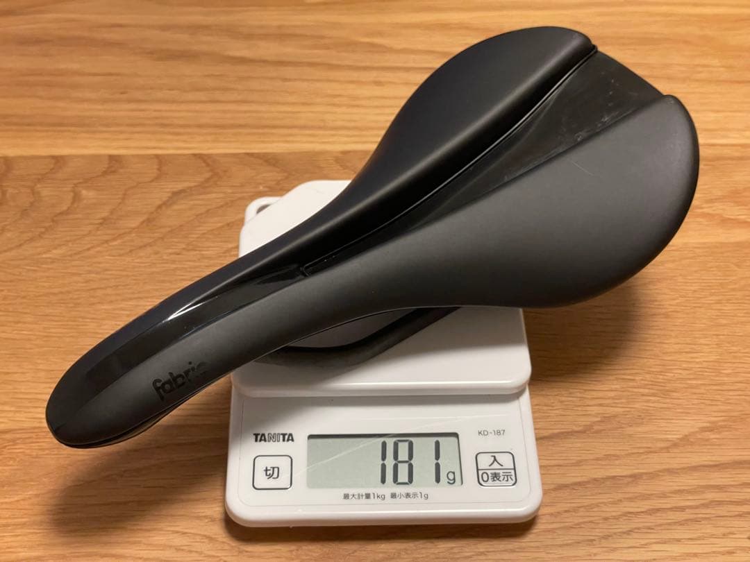 fabric Line Pro Shallow Saddle（カーボンレール）