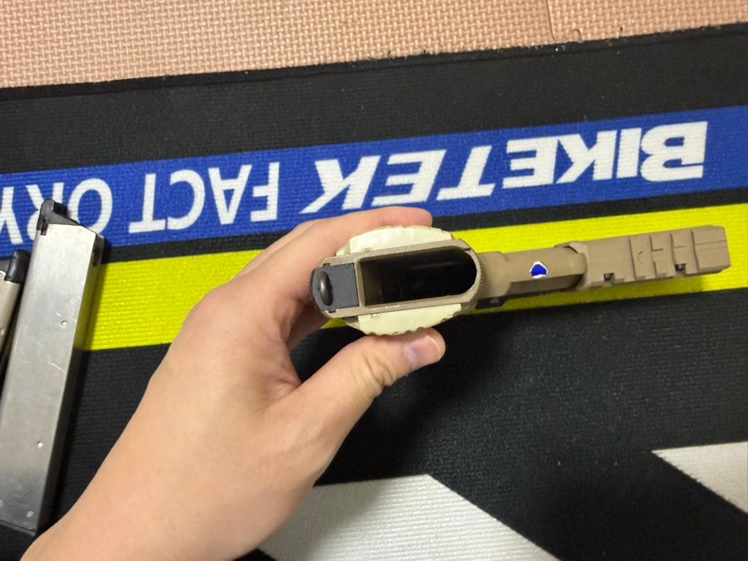 東京マルイ　デザートウォーリア　ロングマガジン　バルブレンチ付