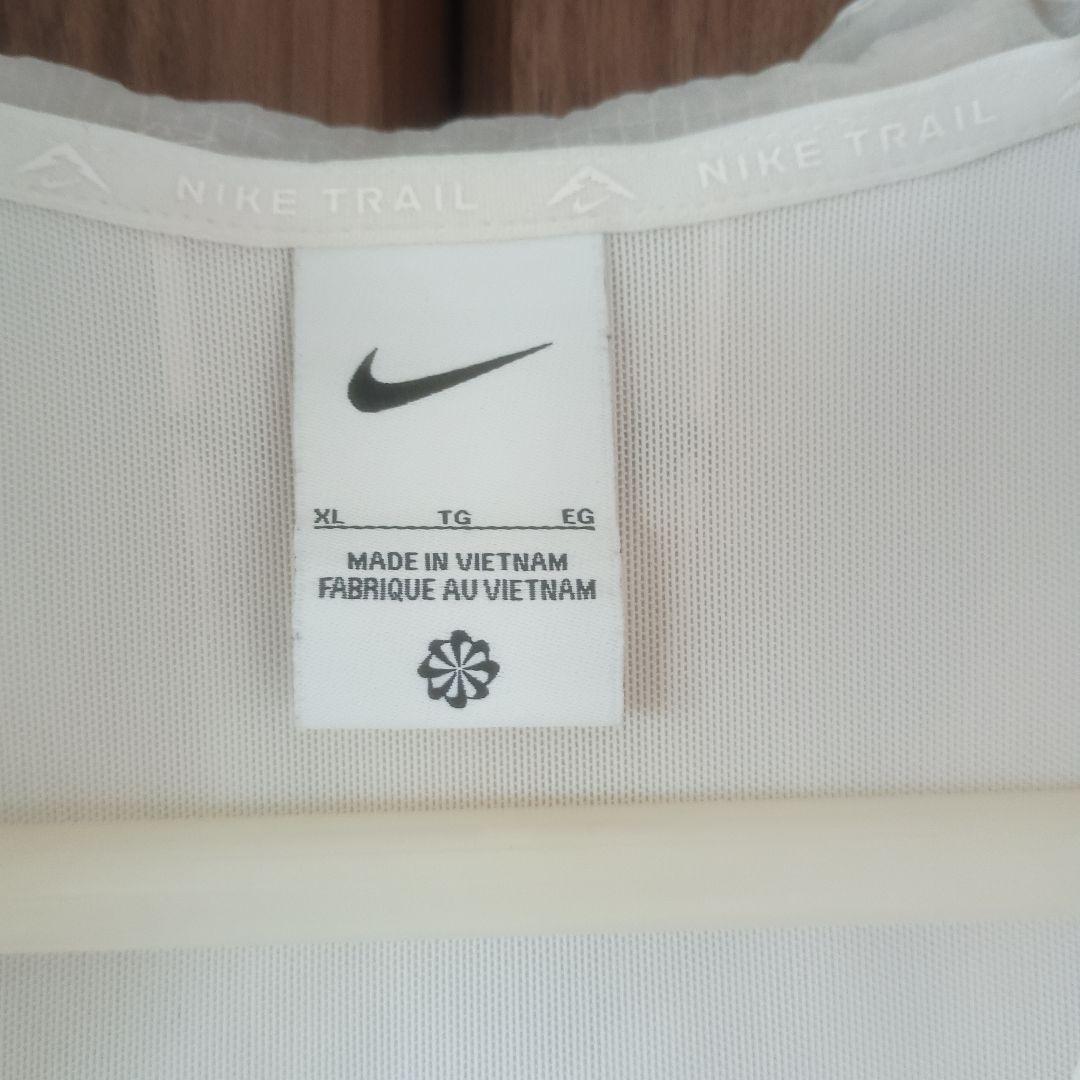 【〜3月末 限定再再値下げ】NIKE TRAILフード付きジャケット ホワイト