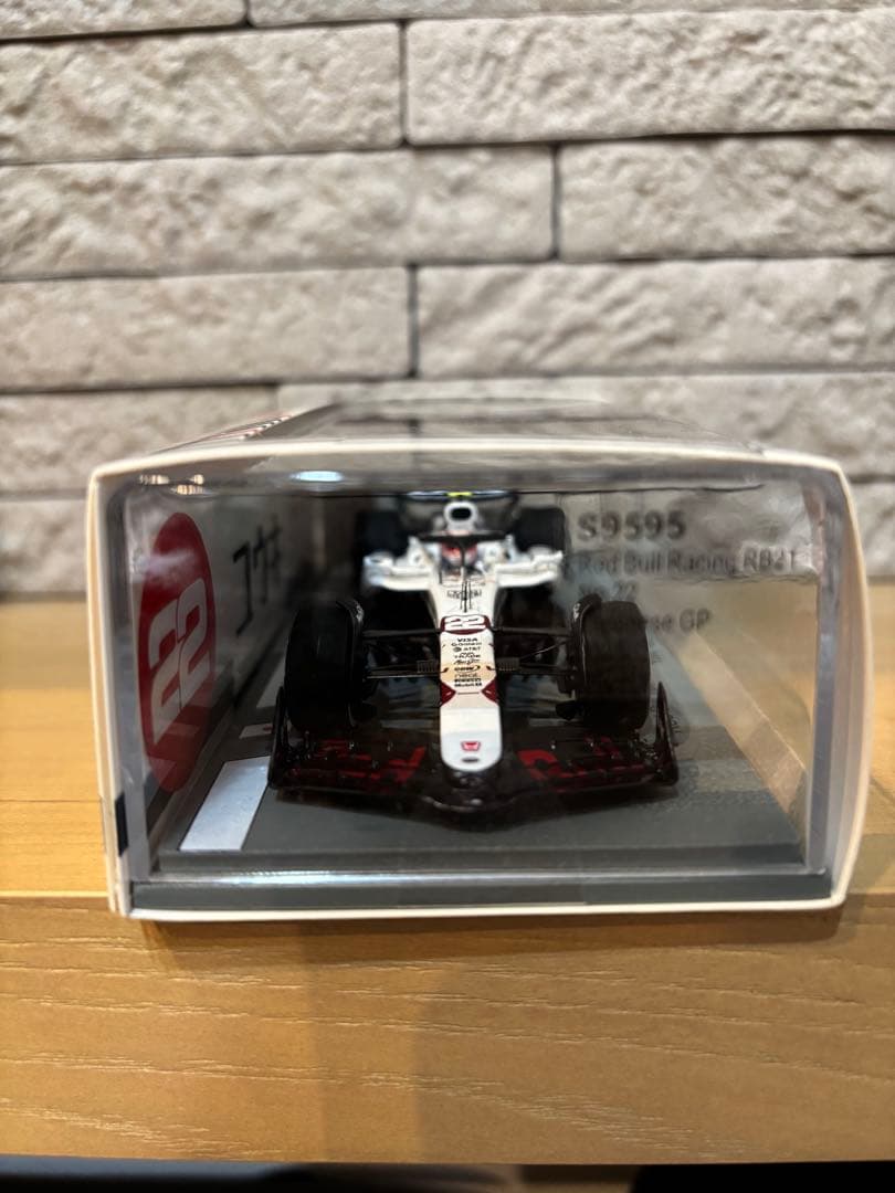 Spark Red Bull RB21 1/43 2025 鈴鹿 角田裕毅
