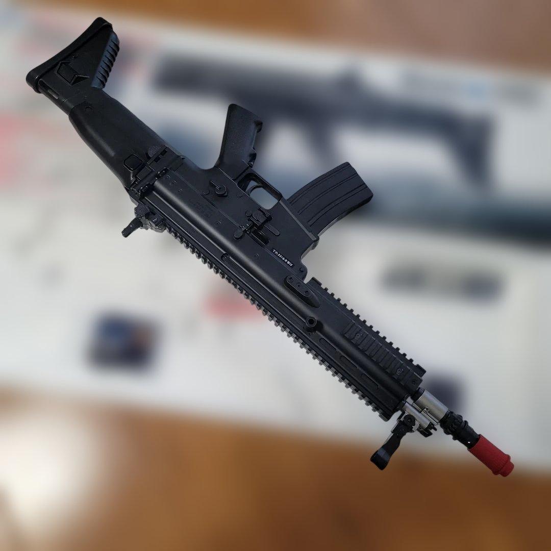 マルイ電動ガン ボーイズ スカーライトCQC、M4A1