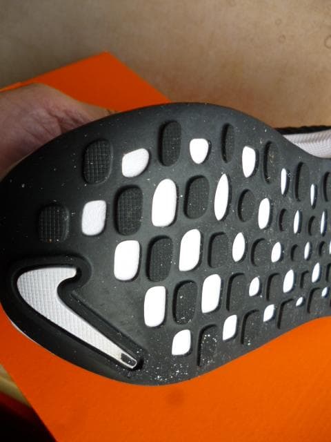 美品 正規品 NIKE ナイキ インフィニティラン 4 28 元箱あり