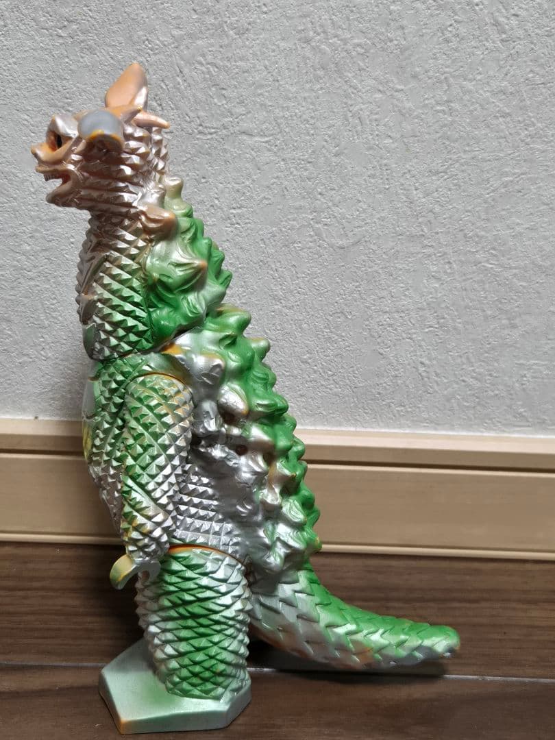 ブルマック　ギャンゴ　復刻版ウルトラマン　怪獣フィギュア